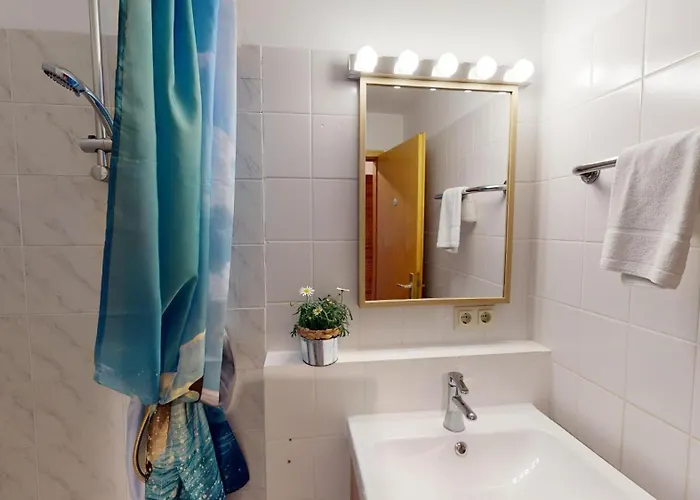 Ort Lemkenhafen Segler *